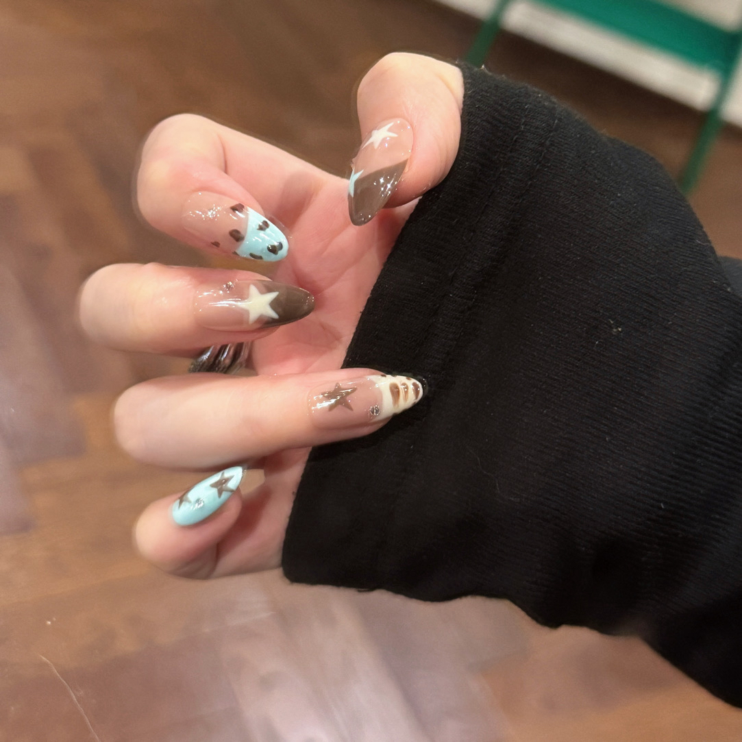 3711晕染星星秋冬高级显白y2k可重复佩戴纯手工穿戴甲杏仁甲