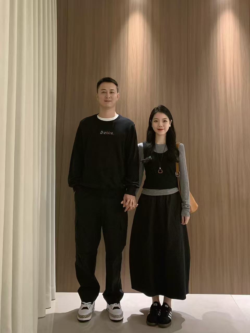 韩版2025秋季新款气质显瘦叠穿针织两件套高腰时尚黑色半身裙