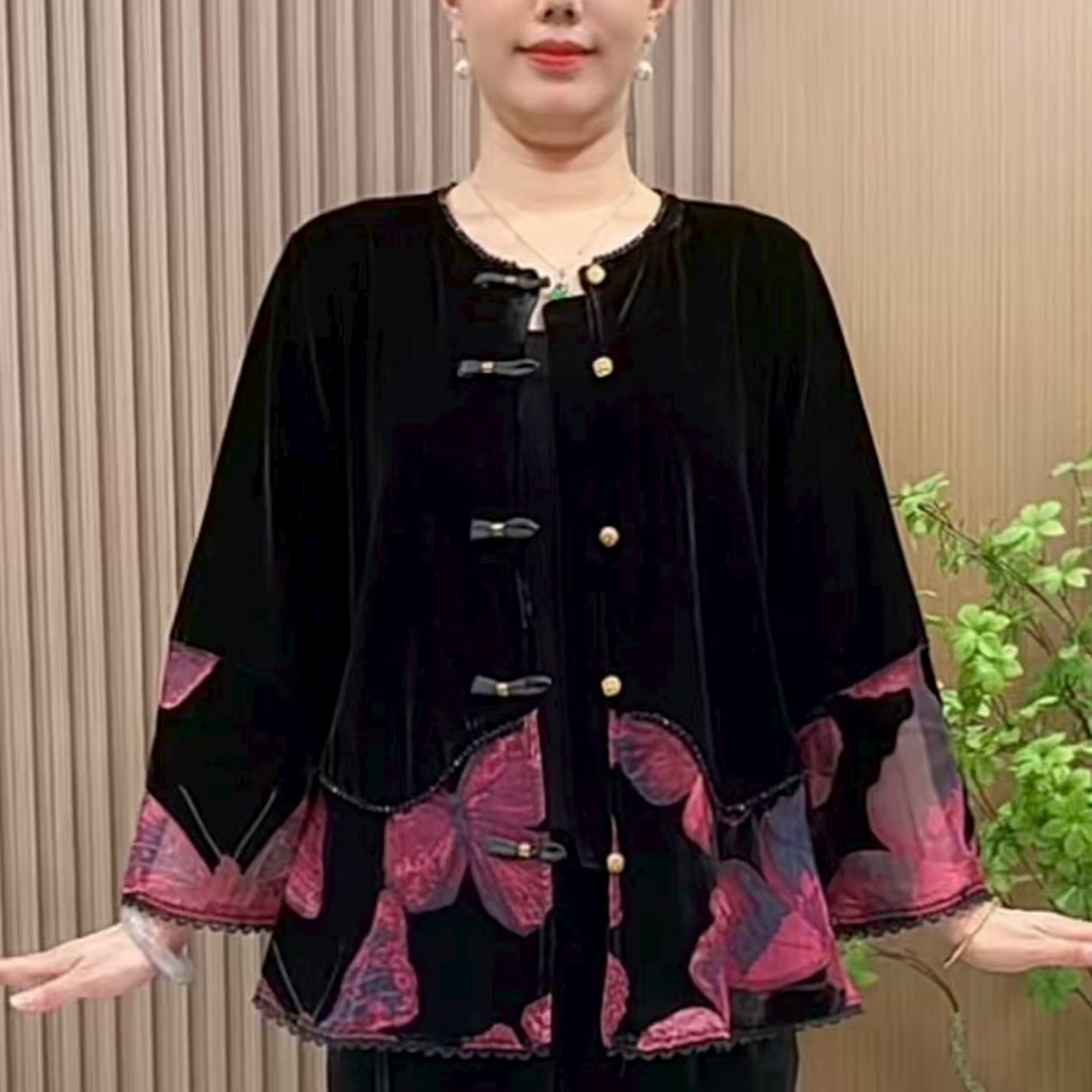 2535妈妈装秋季洋气丝绒外套中老年女装秋装宽松上衣拼接时尚开衫