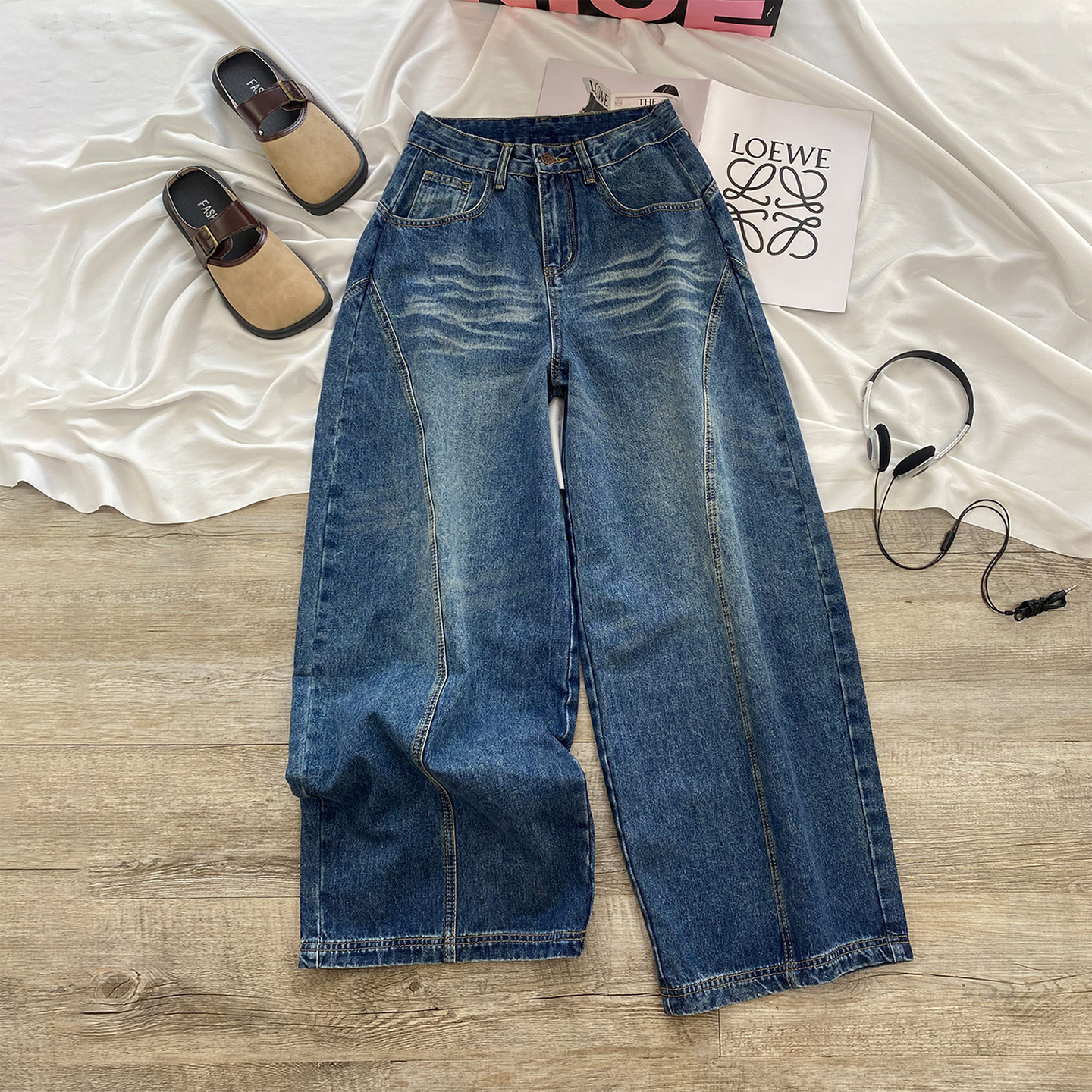 今年流行弯刀牛仔裤女2025年秋装新款高腰显瘦宽松加长阔腿镰刀裤