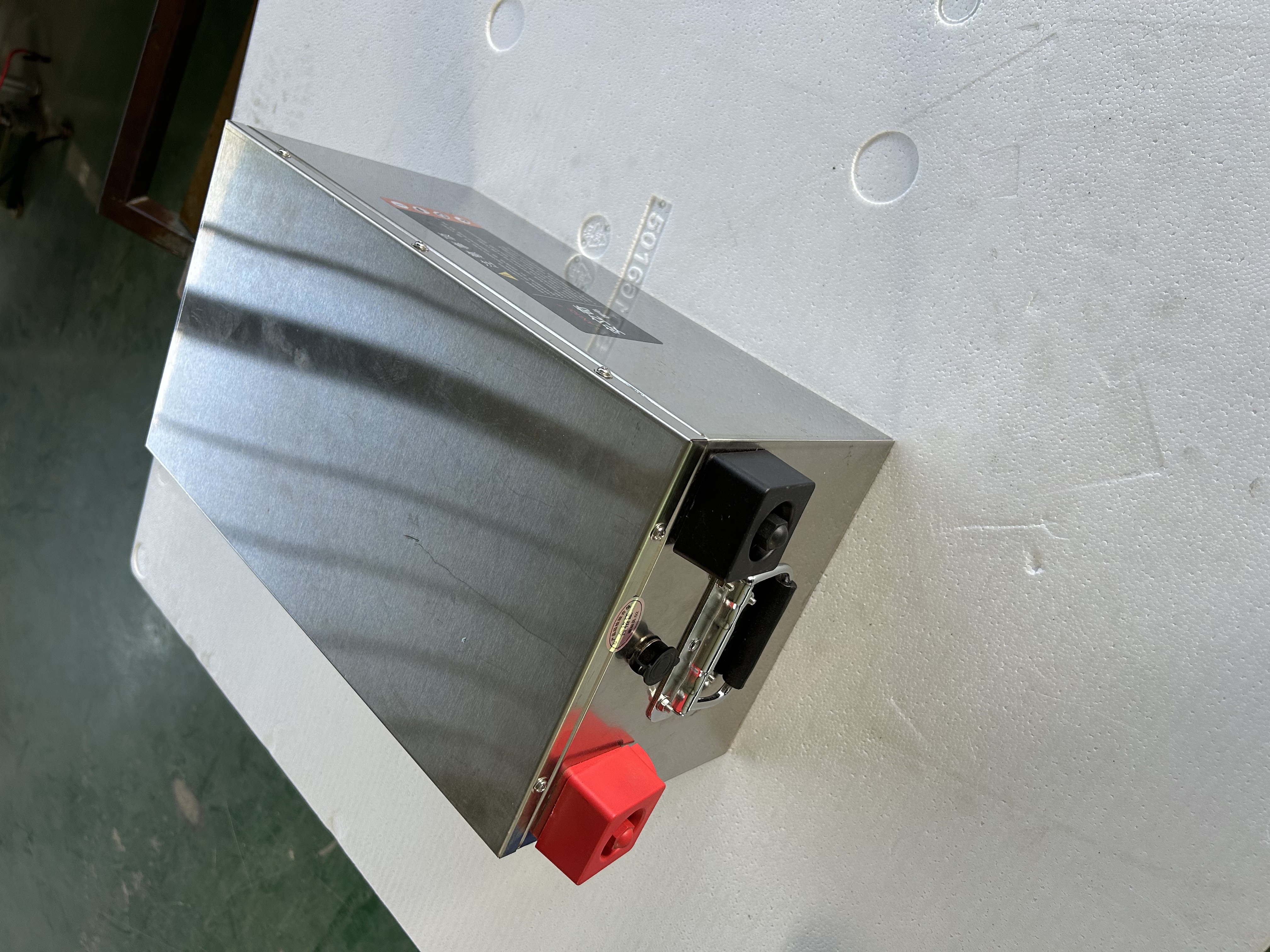 12V铁锂电池适用于电动车的户外房车电池