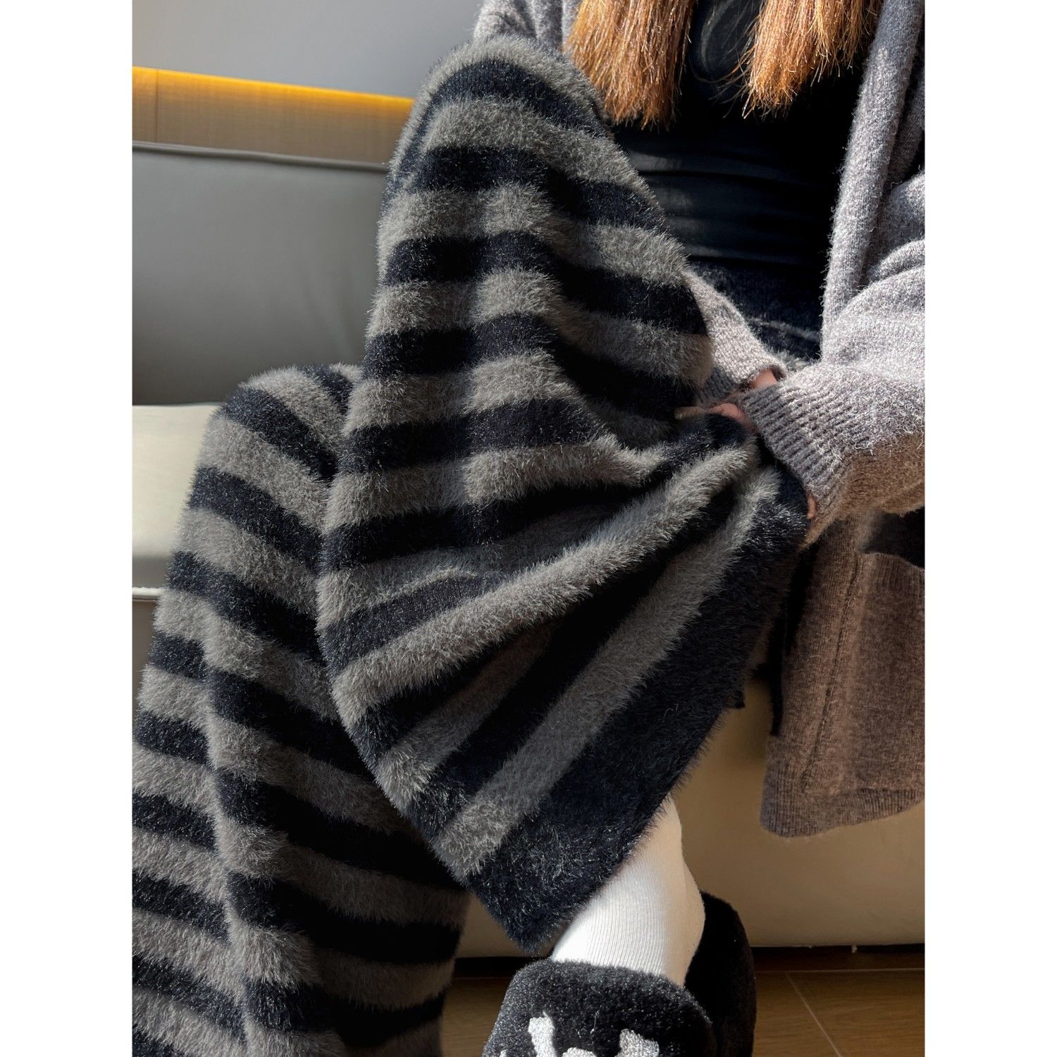 水貂绒条纹针织阔腿裤女秋冬季新款高腰显瘦直筒垂感休闲拖地裤子