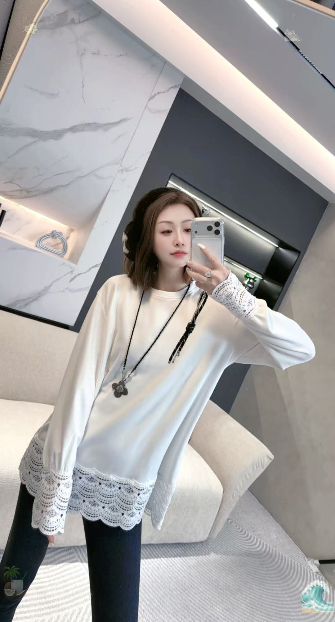 熙薇【素纱漫舞】2025冬季新款蕾丝边时尚百搭大版T上衣H6425