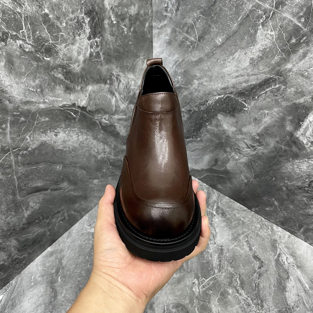 高端品质纯皮时尚休闲男鞋W