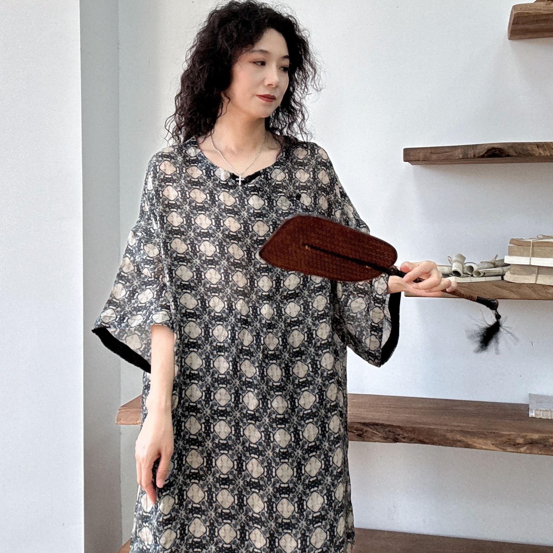 夏季苎麻碎花常规中长款连衣裙休闲宽松型百搭时尚印花气质连衣裙