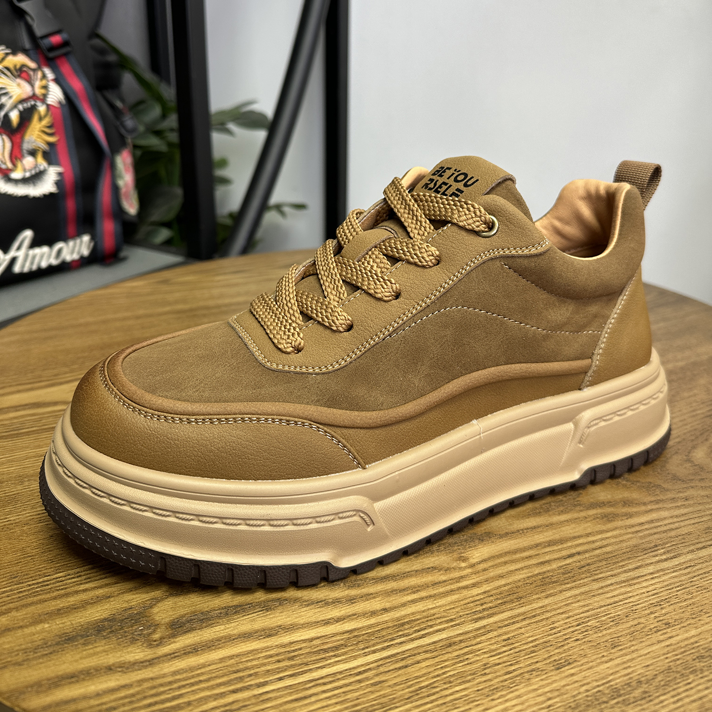 秋冬新款休闲板鞋男款厚底增高时尚低帮鞋时尚百搭黑色潮流男鞋子