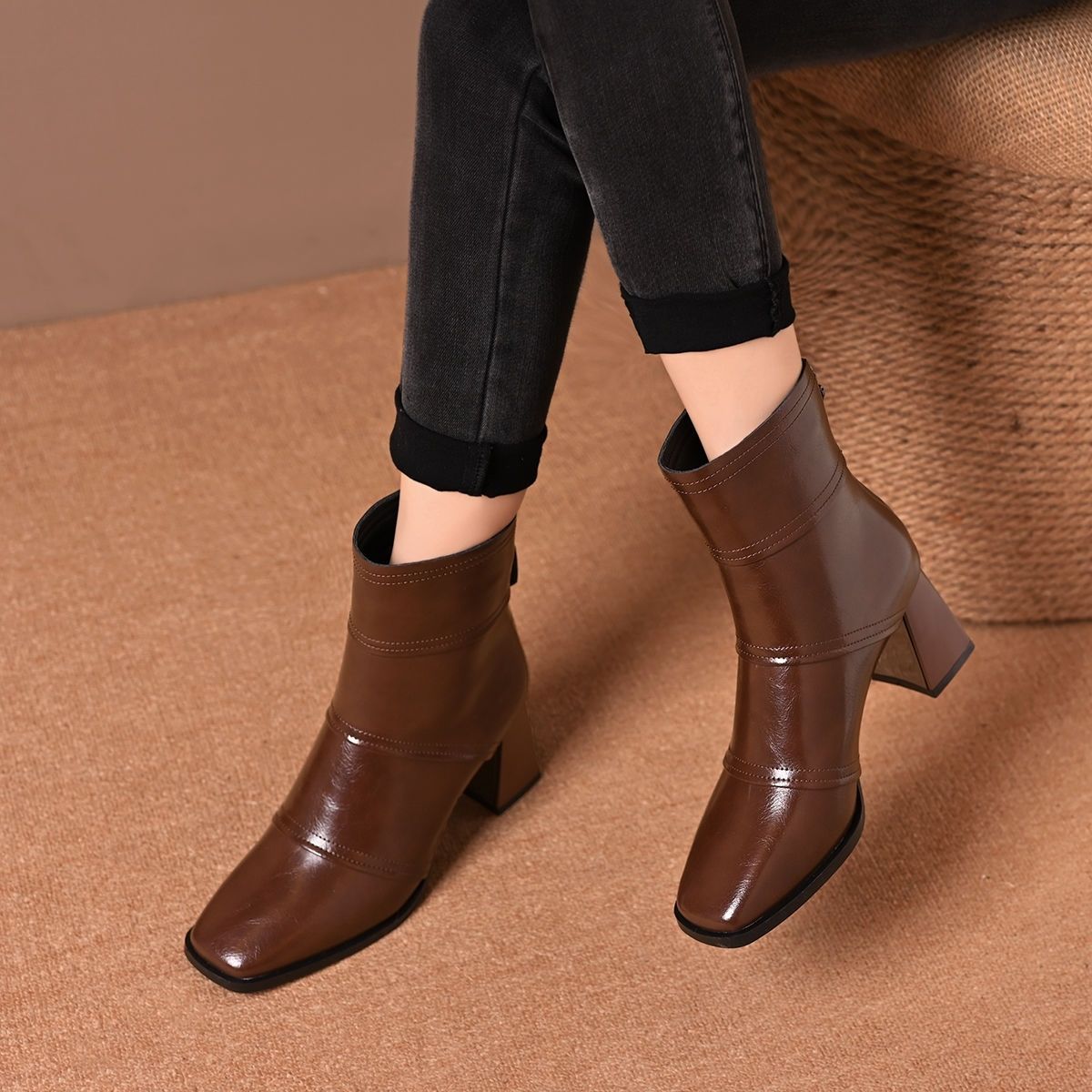 气质高跟马丁靴秋冬冬季粗跟高跟小方头短靴女单靴加绒软皮靴子女