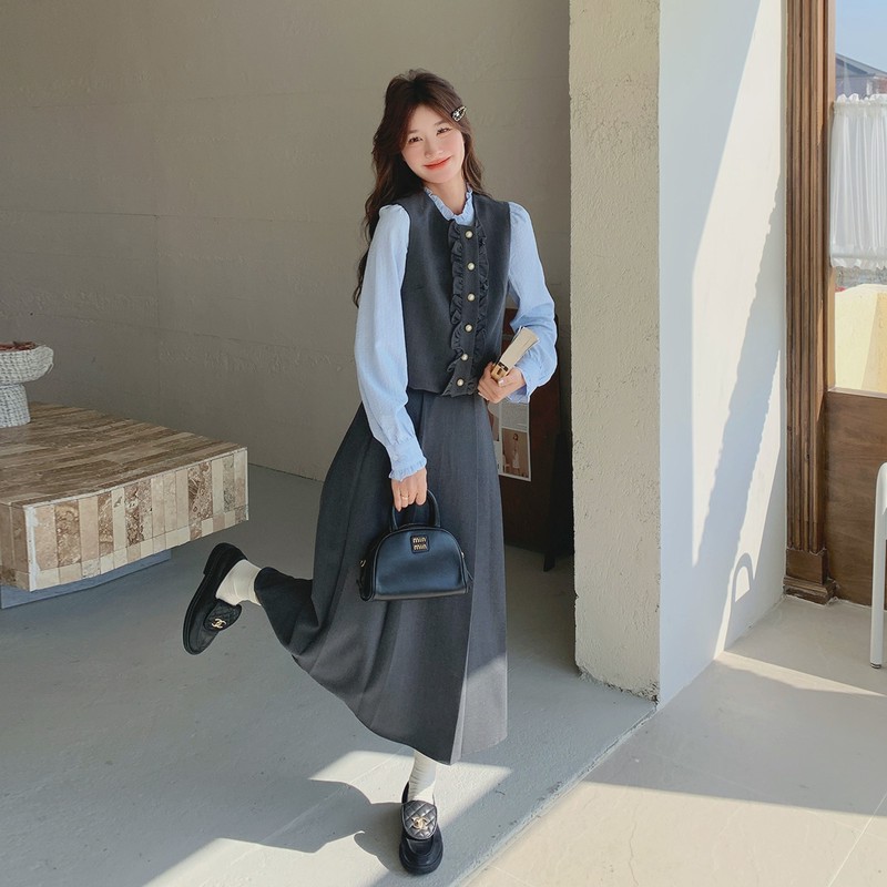 灰色木耳边马甲三件套女春季2025新款学院风减龄小个子半身裙套装