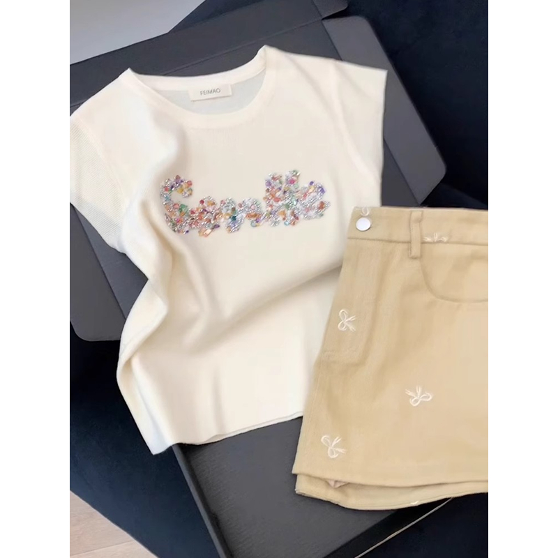 时尚洋气白色烫钻小飞袖短款针织上衣夏季新款独特漂亮短袖T恤女