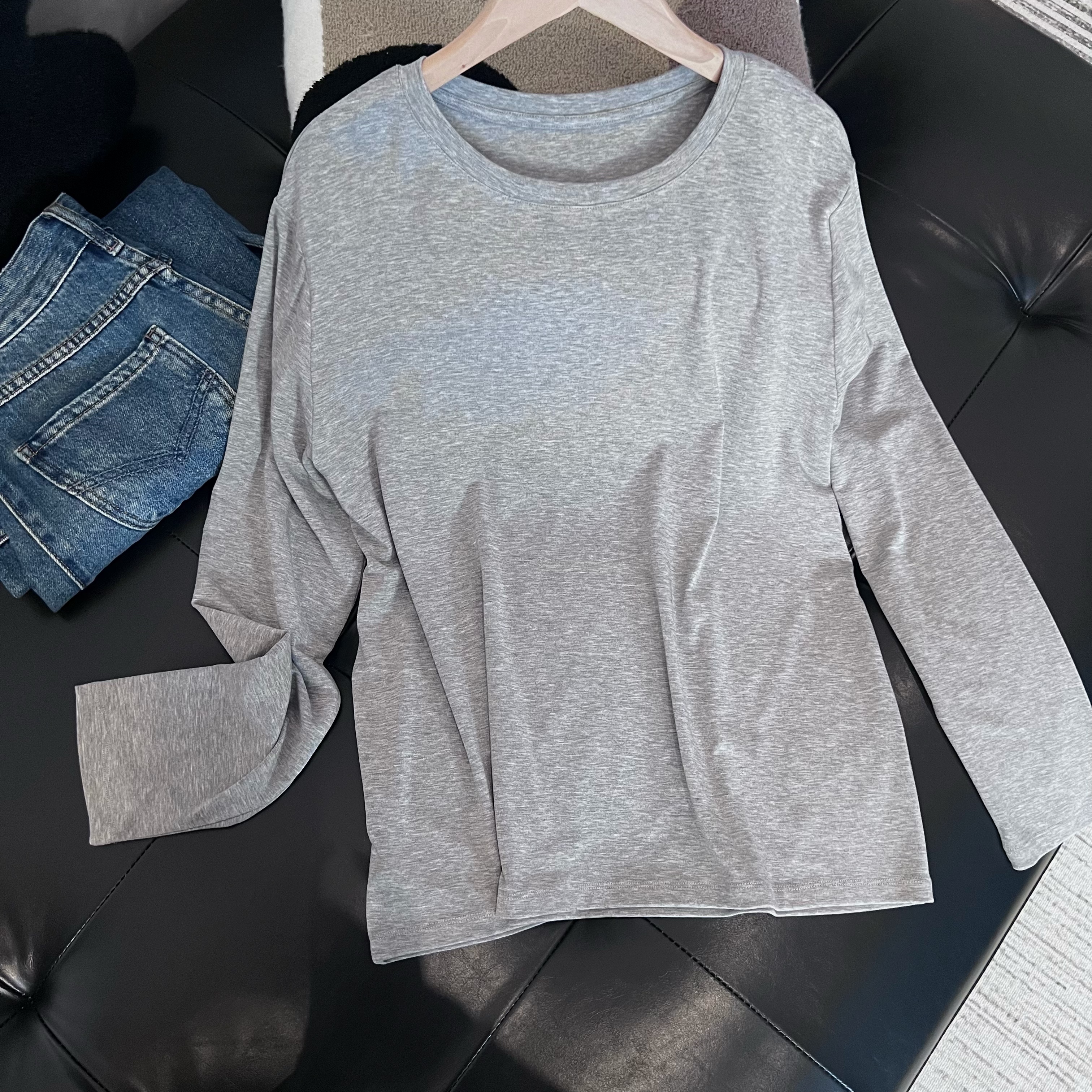 加绒宽松常规t恤女秋冬简约风休闲风长袖内搭圆领纯色净版打底衫