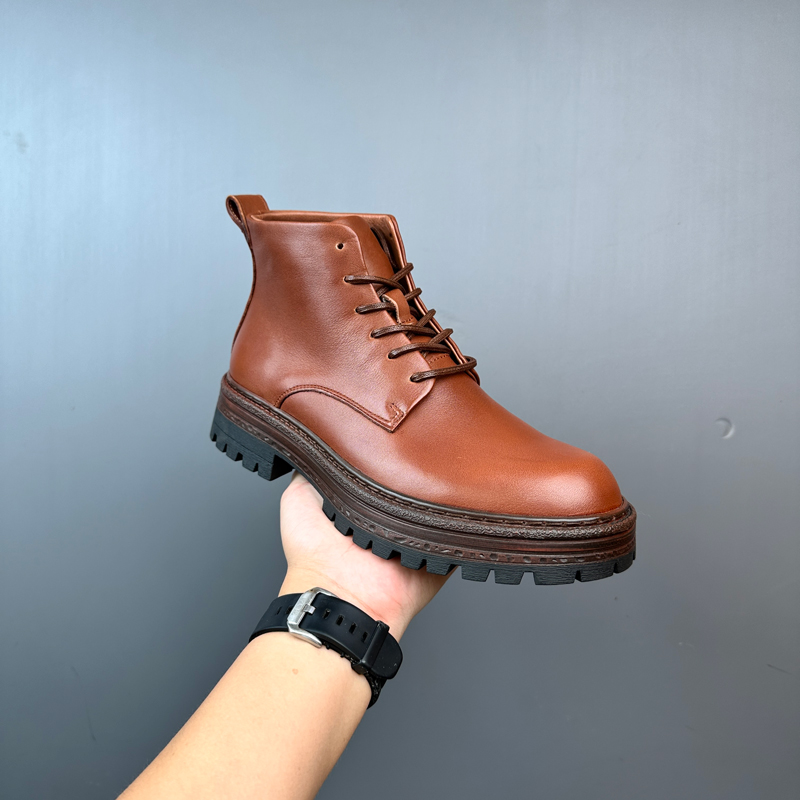 2025秋冬新款男士马丁靴英伦复古时尚休闲厚底中帮工装靴真皮男靴