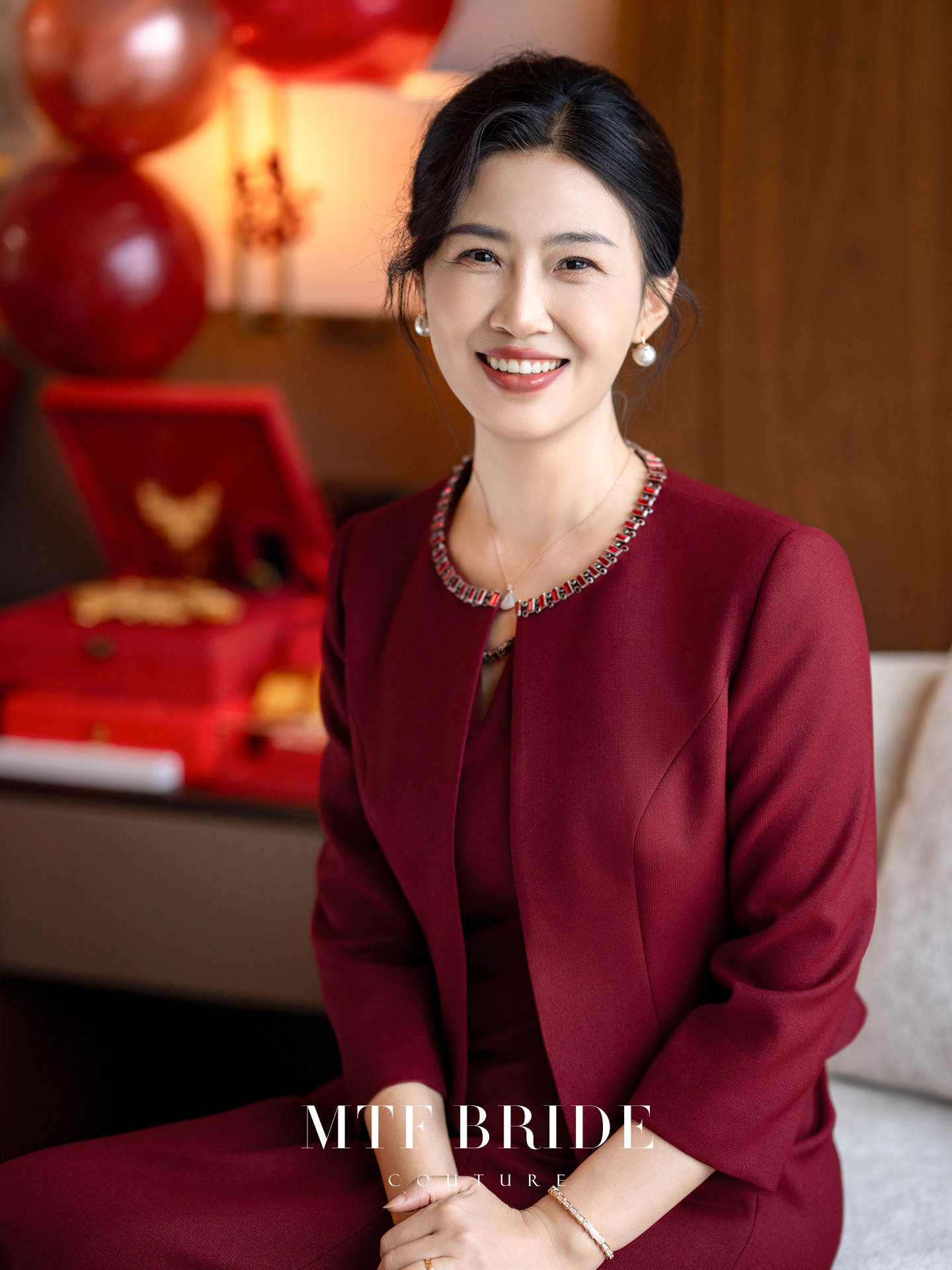 喜妈妈婚宴礼服红色喜婆婆40减龄穿搭一整套长袖遮肉显瘦婚礼