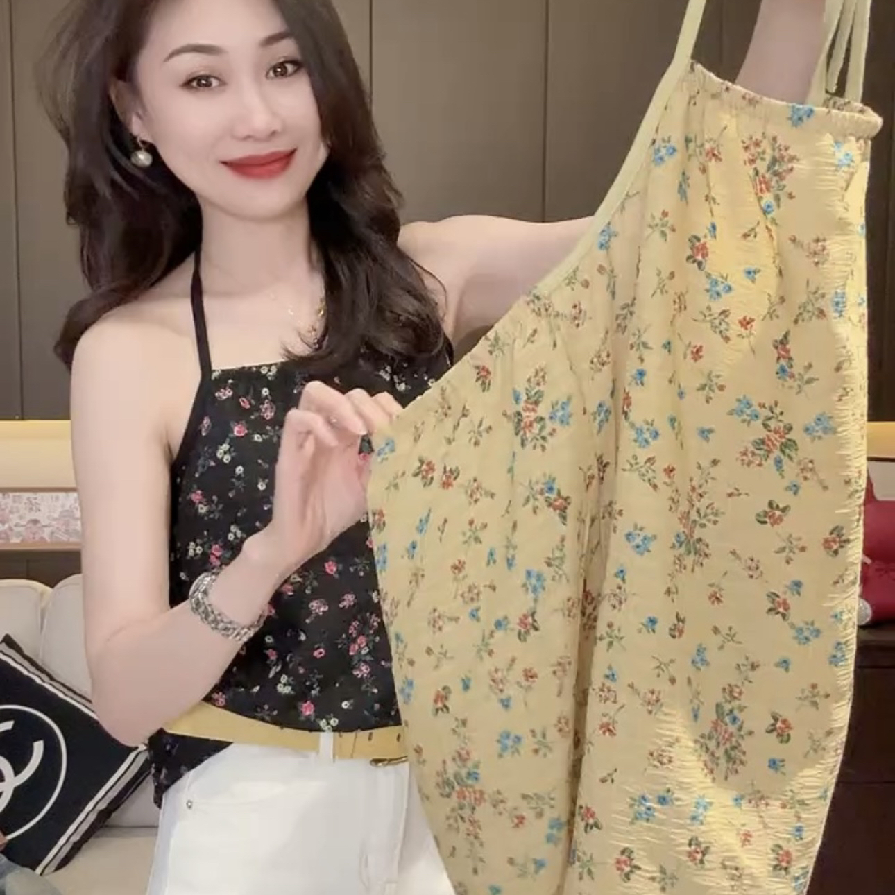 碎花吊带肚兜背心挂脖设计显瘦气质百搭夏季内搭