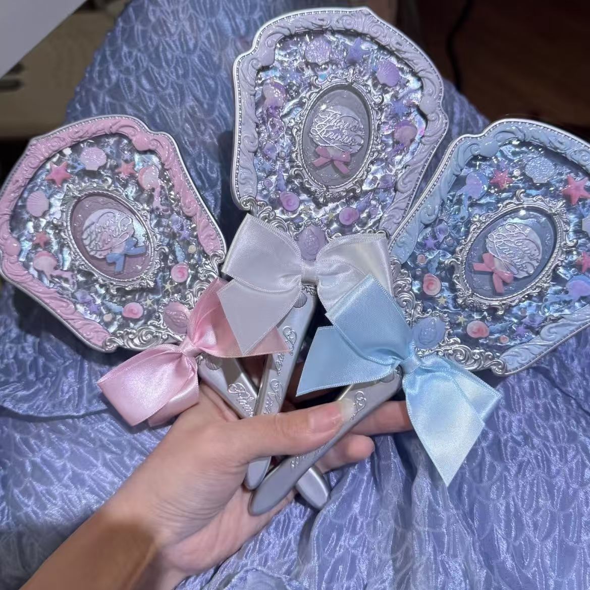 【新品】花知晓贝壳珍珠系列手持镜子公主海洋化妆镜mini挂件蓝色