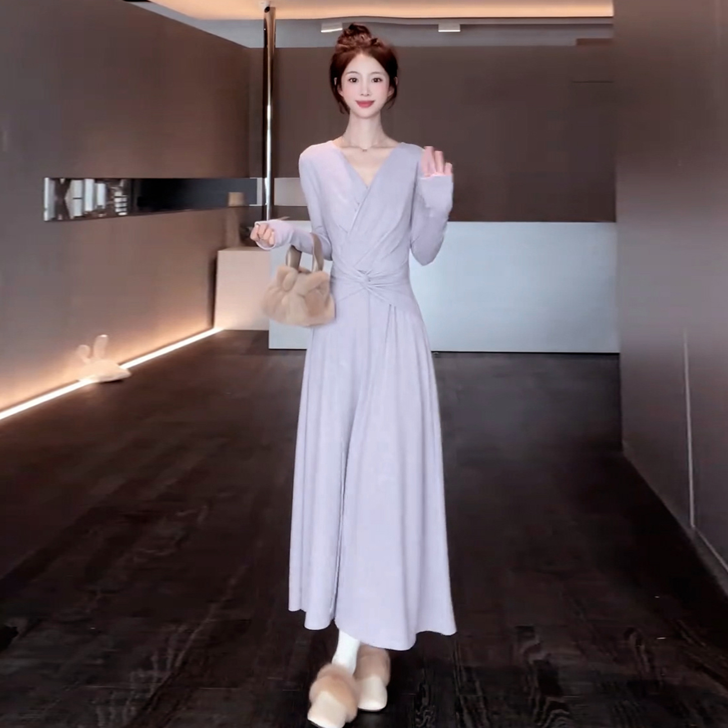 特别漂亮紫色掐腰针织连衣裙子女秋冬季2026新款大衣内搭打底长裙