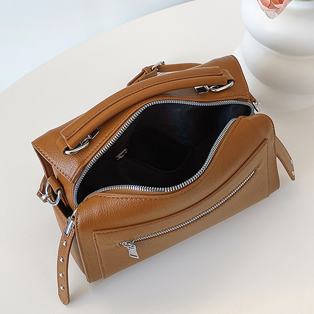 高级感爆款小众包包女士2025新款潮时尚单肩手提包百搭斜挎小方包