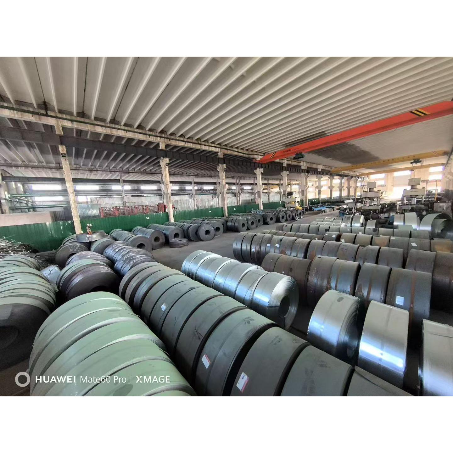 波形护栏专用带钢各种规格各种标准护栏板立柱等