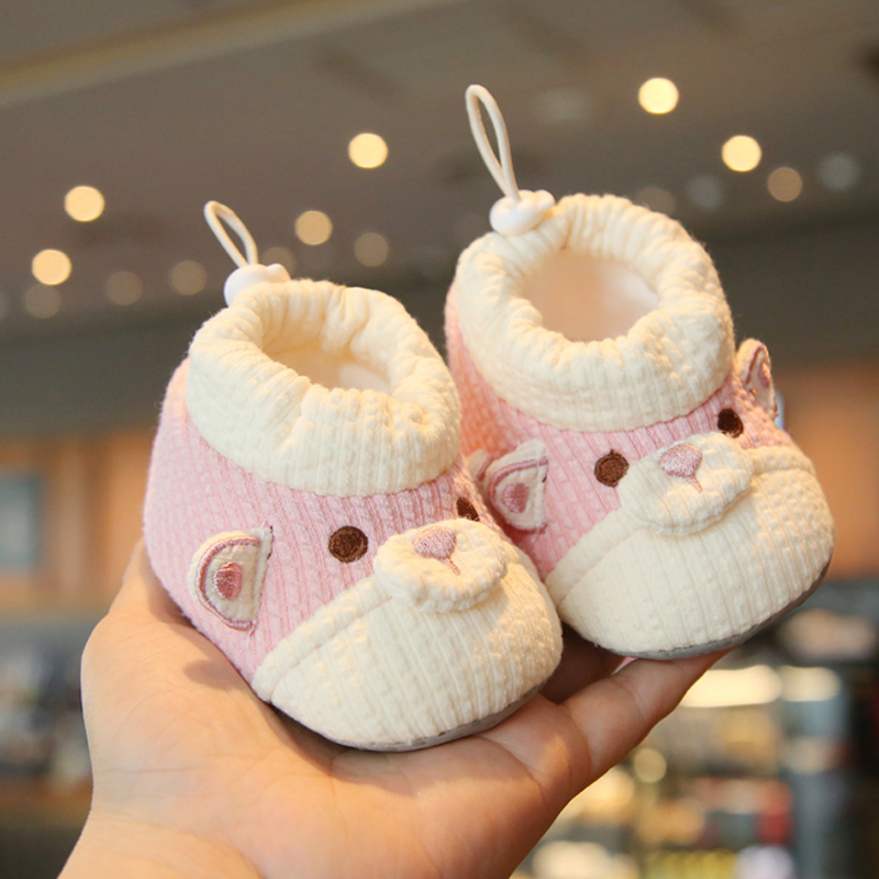 春季新款卡通步前鞋0-12个月宝宝软底防滑点胶底春季步前鞋爬行鞋