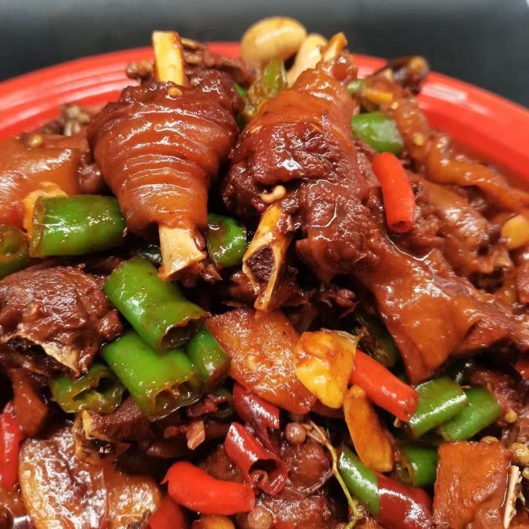 临沂地锅鸡炒鸡腿肉每袋1500克（含汤汁500克）餐桌美食加热即食