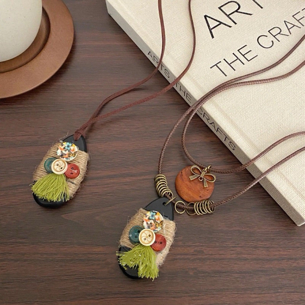 森系复古民族风木质圆牌吊坠项链叠戴古风清冷感毛衣链装饰项链女