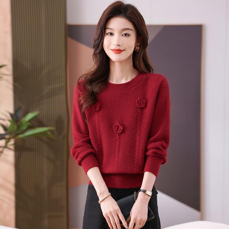 高级感圆领毛衣女内搭2025新款秋冬小个子重工刺绣外穿针织打底衫