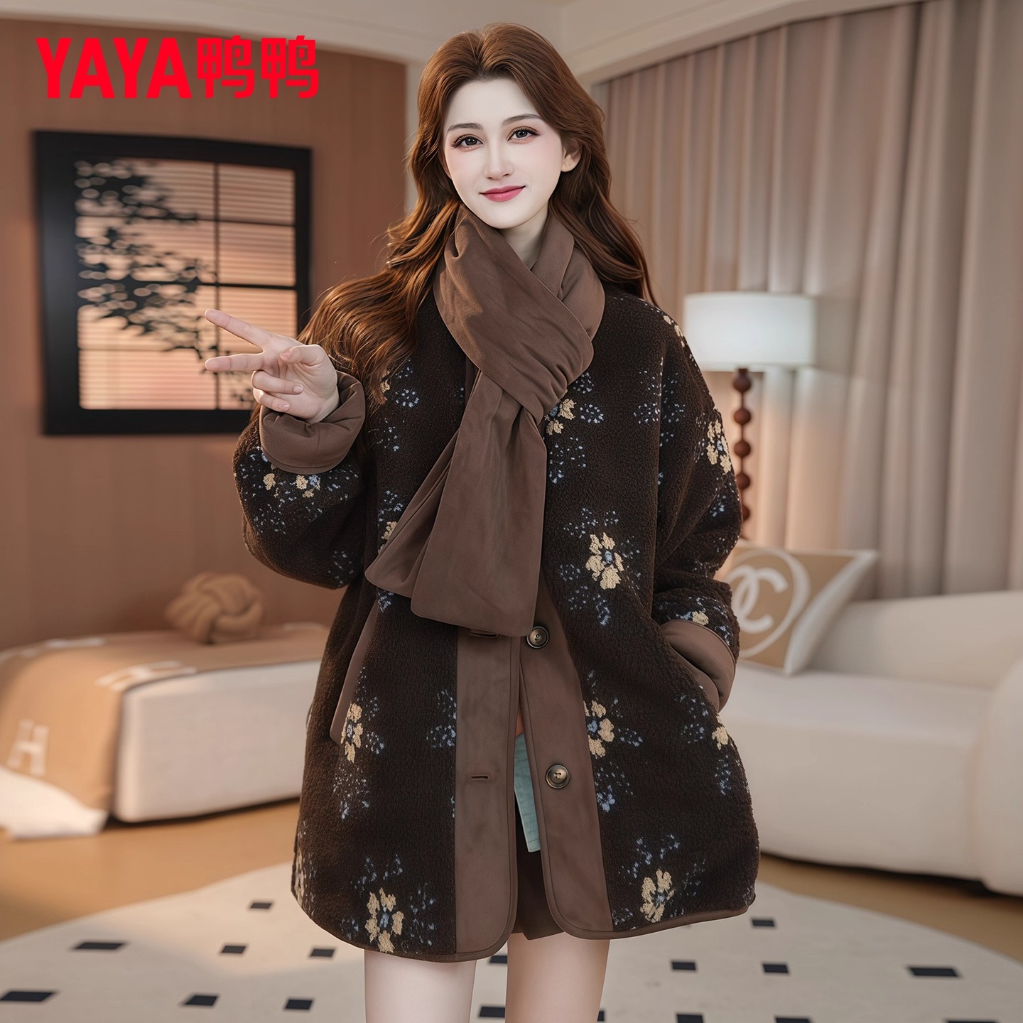 鸭鸭羽绒服女款2025冬季新款短款小个子今年流行爆款摇粒绒外套