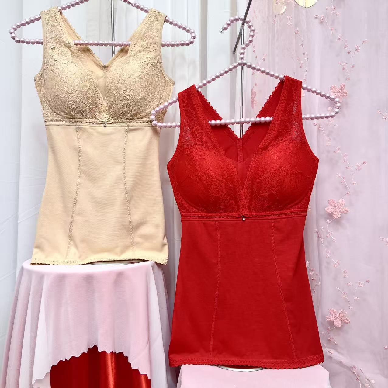 韩单加绒磨砂绒紧身收腹塑身无钢圈聚拢文胸新年红本命年内衣背心