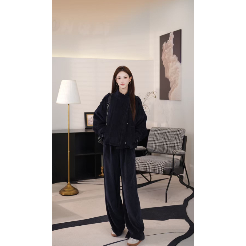 珩绣2025秋冬季慵懒风90白鸭绒外套女氛围感套装250900-1