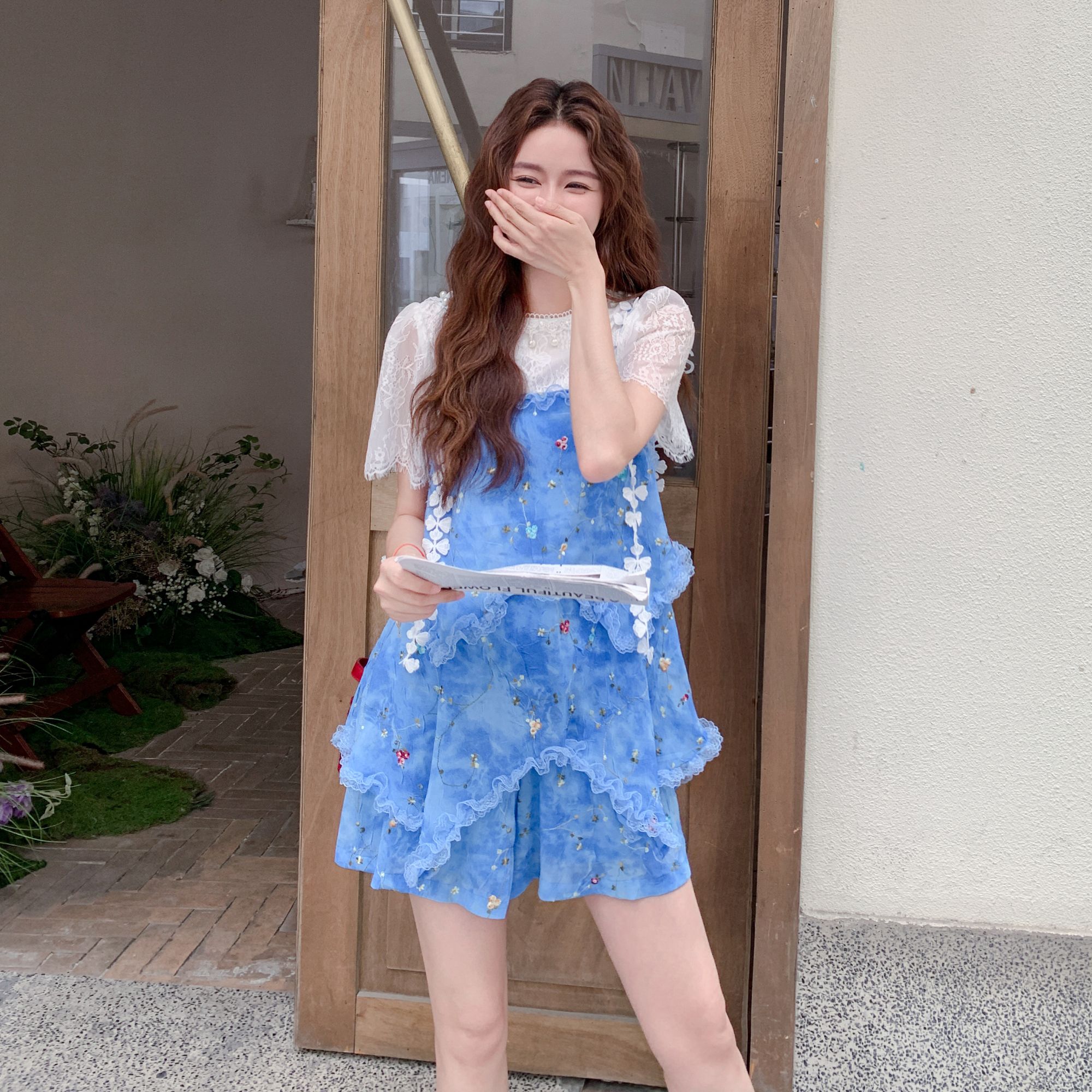 韩系印花减龄套装女2025碎花不规则吊带蕾丝短袖上衣休闲裤三件套