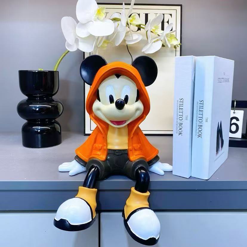 风衣米奇坐姿摆件客厅电视柜装饰入户玄关酒柜高级感小众手办轻奢