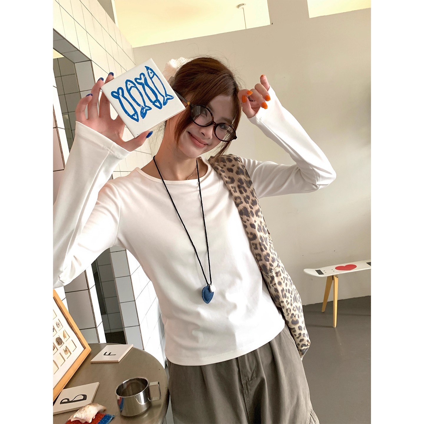 白色长袖t恤女2025新款爆款内搭春秋可外穿修身打底衫韩系ins上衣