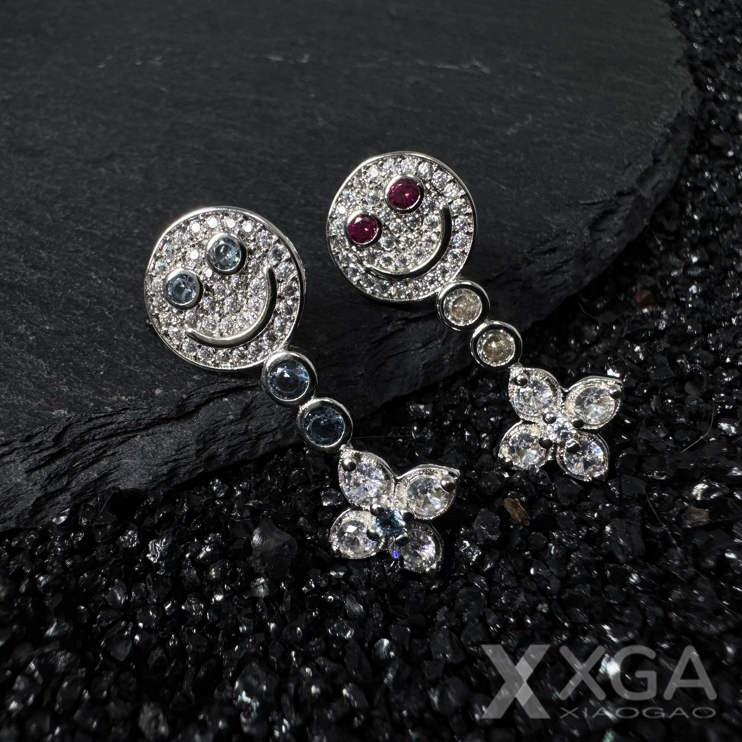 铜合金合成锆石耳饰 银针GD权志龙同款笑脸四叶草满钻耳钉小众款