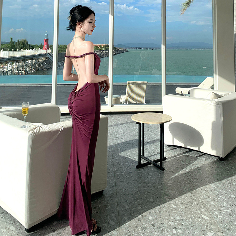 法式气质名媛风挂脖大露背褶皱翘臀连衣裙女性感修身包臀礼服长裙