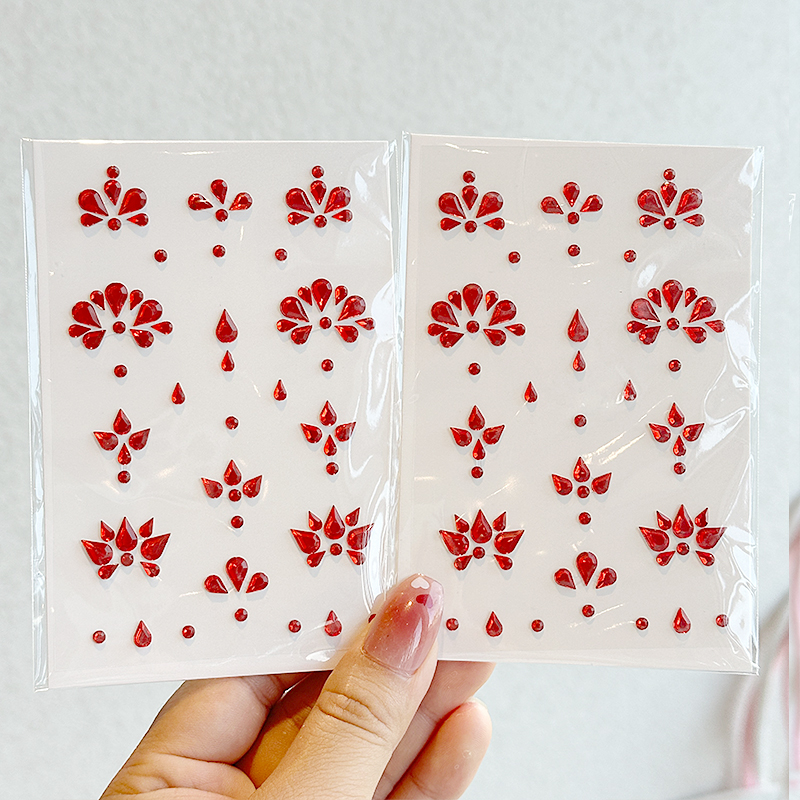 小女孩眉心贴古钻可爱红色银色立体脸部饰品汉服妆容额头眼角装饰