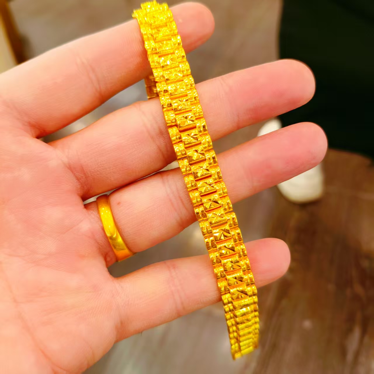 铜合金手链 ئالتۇن يالاتقان بىلەيزۈك 大气经典设计女士不掉色