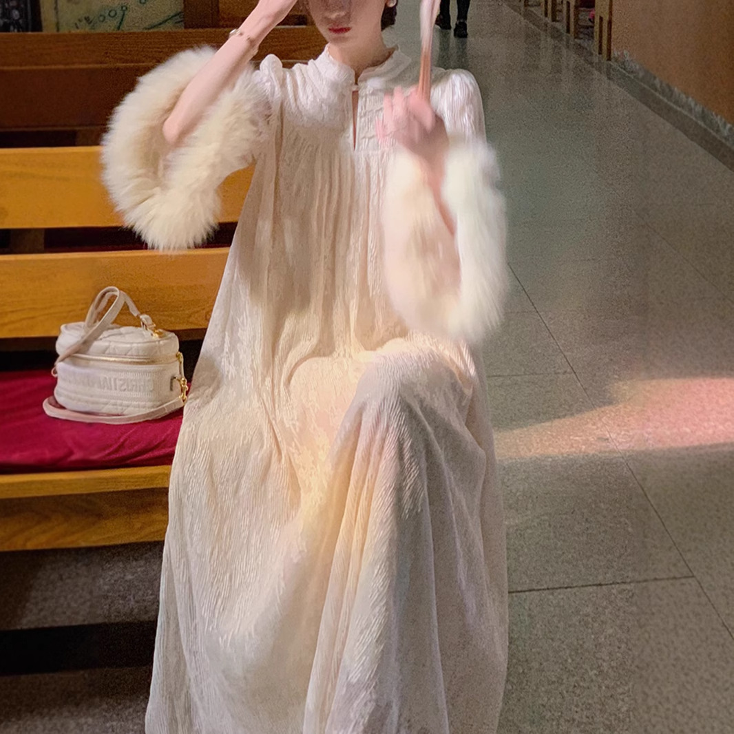 重工压褶蕾丝狐狸毛长裙女秋冬新中式宫廷宽松连衣裙网红气质复古