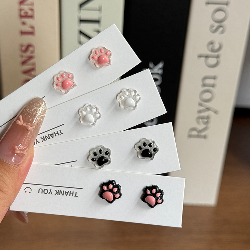 非金属树脂耳饰 超萌猫爪树脂耳钉可爱清新防过敏简约百搭小巧
