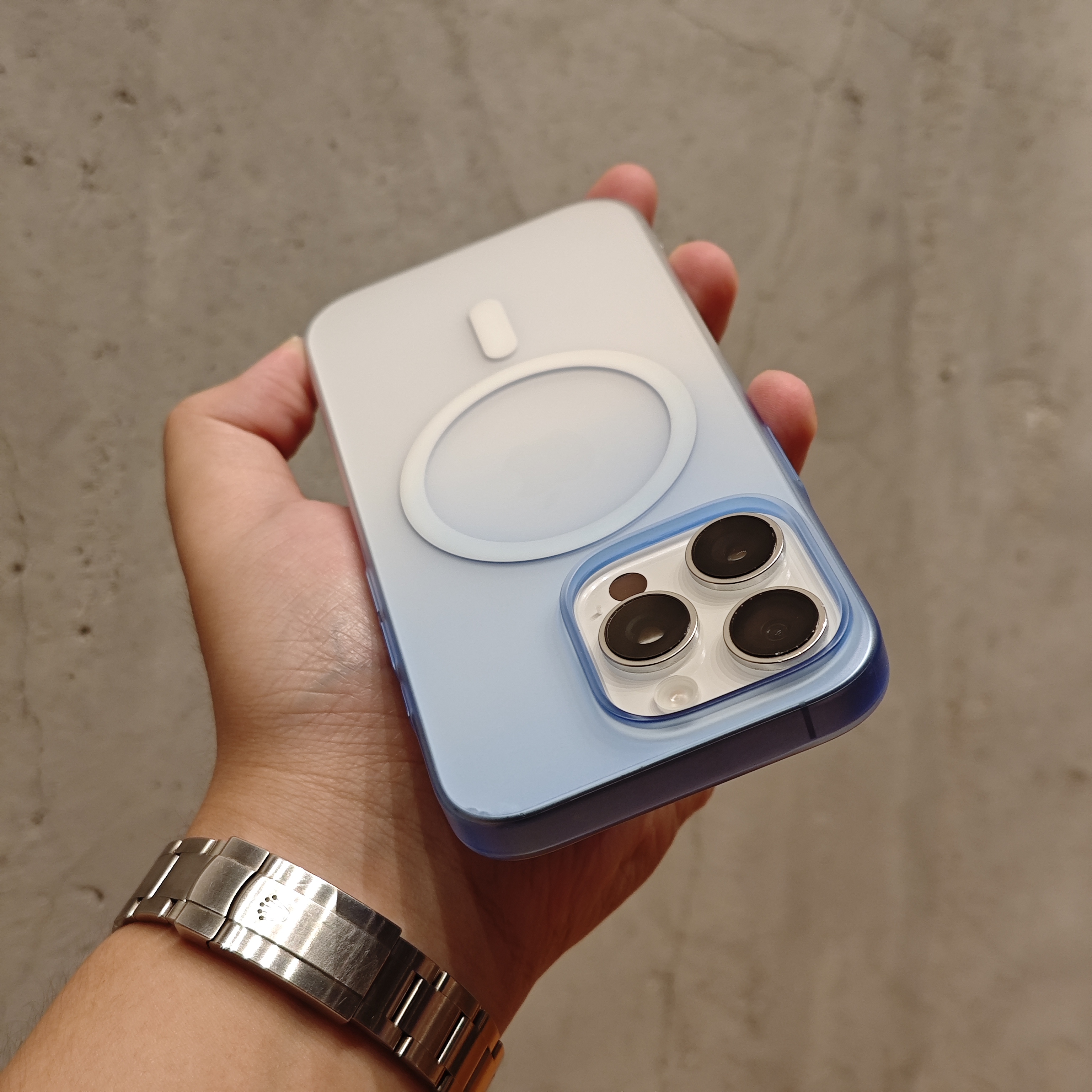 渐变色磨砂磁吸适用苹果17手机壳iPhone16Promax硬壳15简约14/13