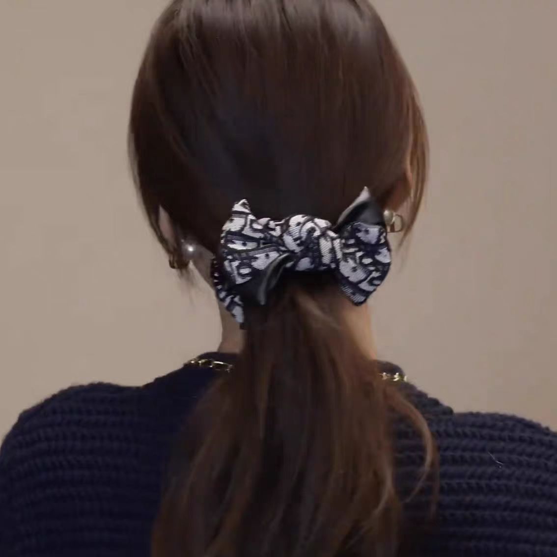 韩版时尚百搭11cm东大门黑白蝴蝶结香蕉夹轻奢高级感头饰发饰发卡