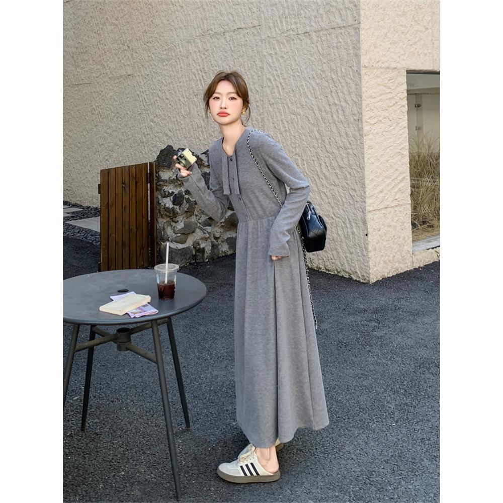 法式灰色针织连衣裙女春秋2025新款气质简约百搭设计感小众长裙