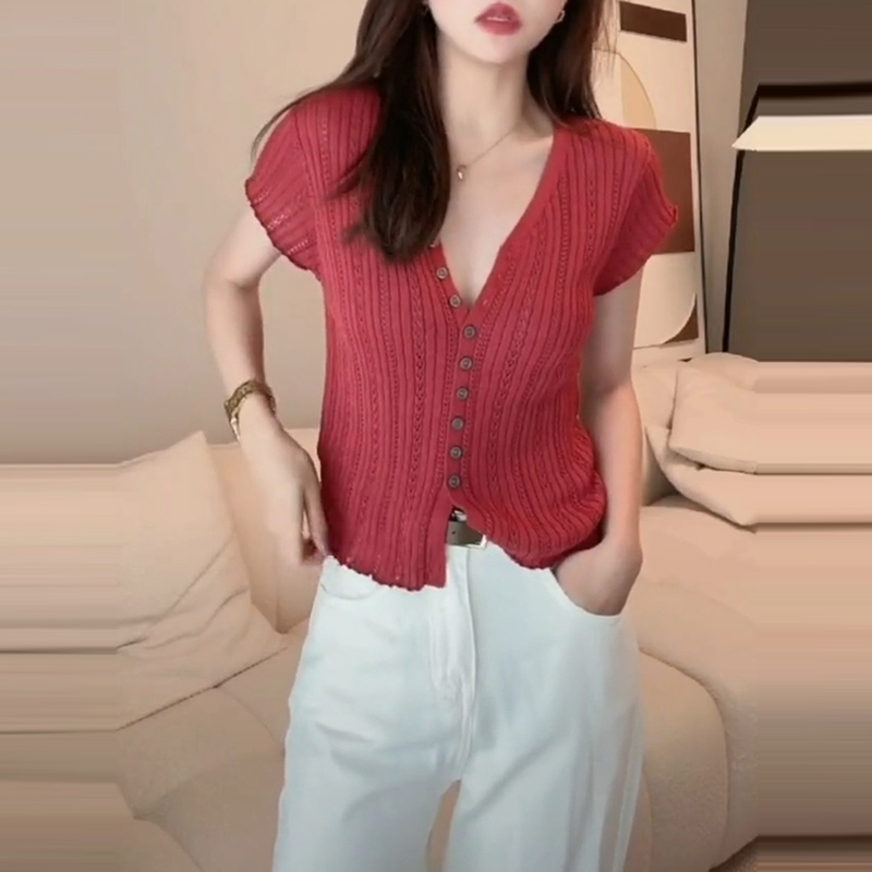 韩版修身显白洋气上衣2025夏季复古V领飞飞袖镂空针织衫薄款开衫