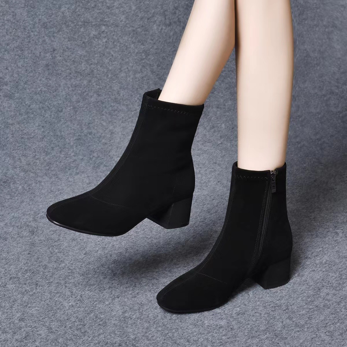 羊皮小短靴瘦瘦靴女2025年秋冬新款裸靴粗跟圆头绒面真皮磨砂单靴