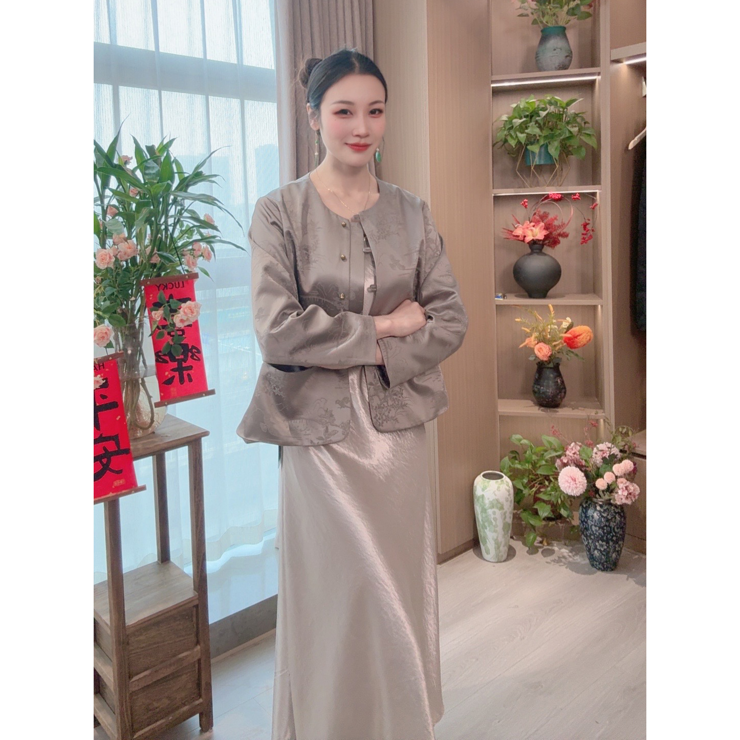 【雪薇】春季2025新款新中式上衣女装国风气质宽松圆领提花显瘦外套