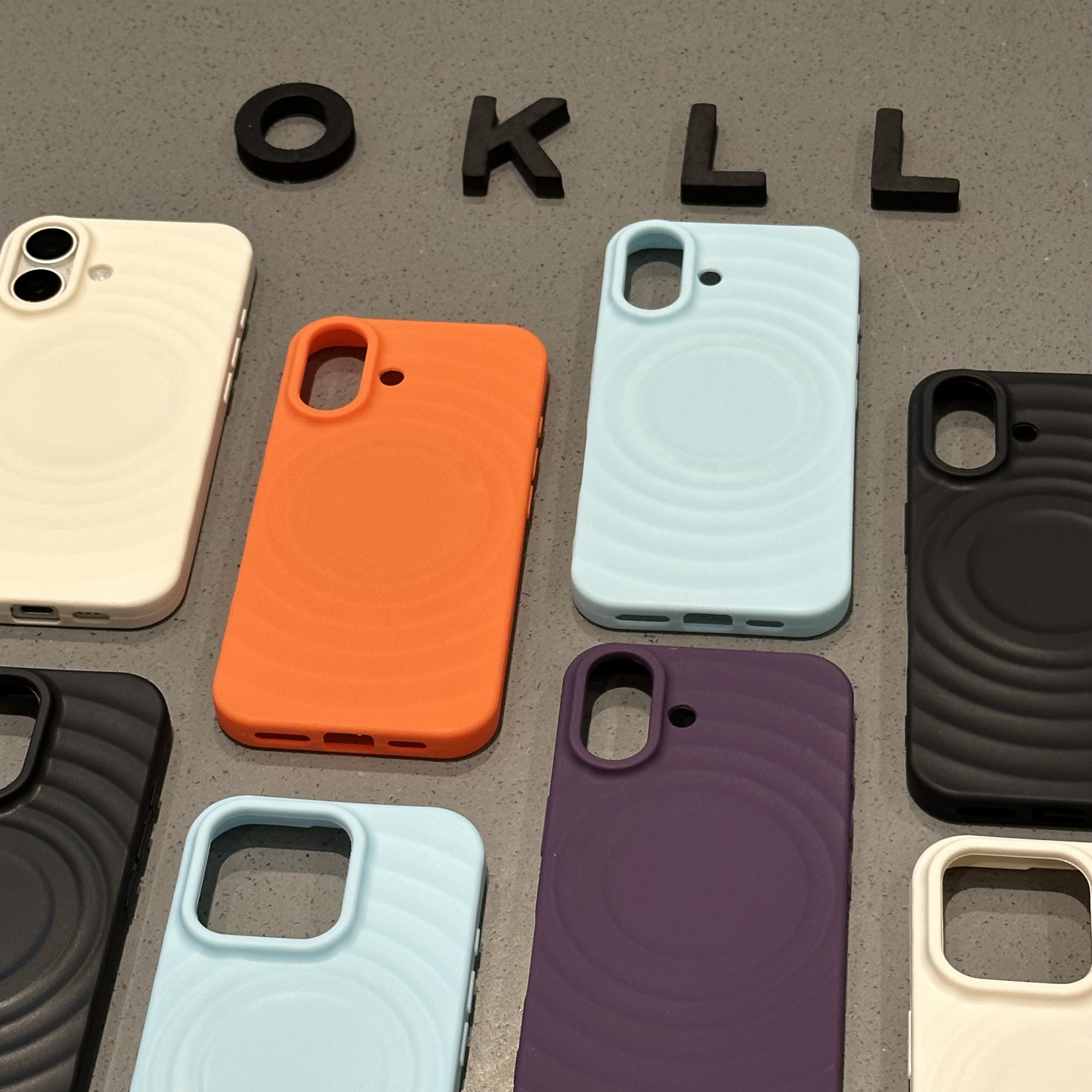 欧克里里太阳壳磁吸适用iphone15/16promax手机壳苹果13/14男12女