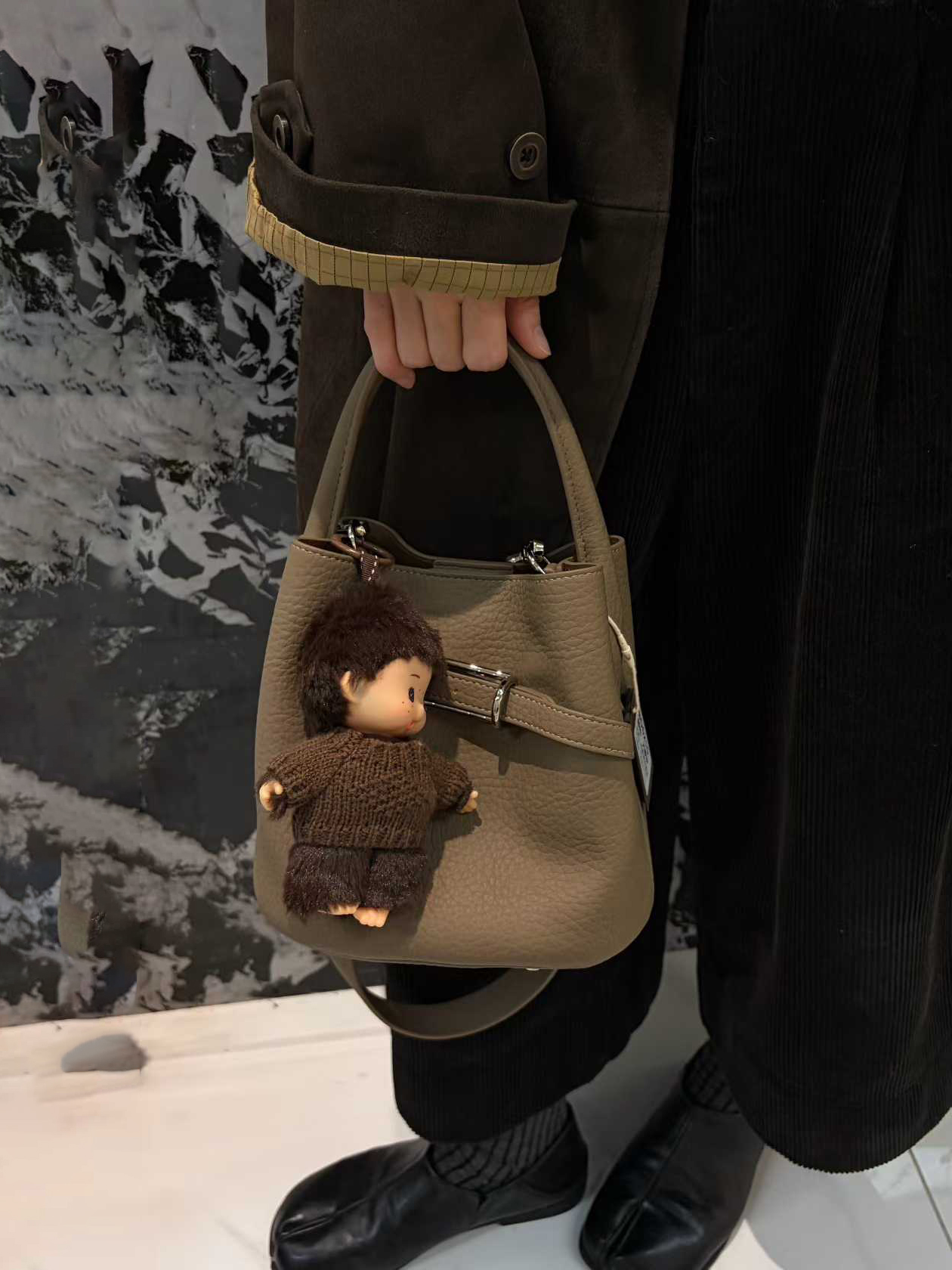 韩国小众设计荔枝纹软皮小水桶包包女皮带扣手拎小包单肩斜挎包包