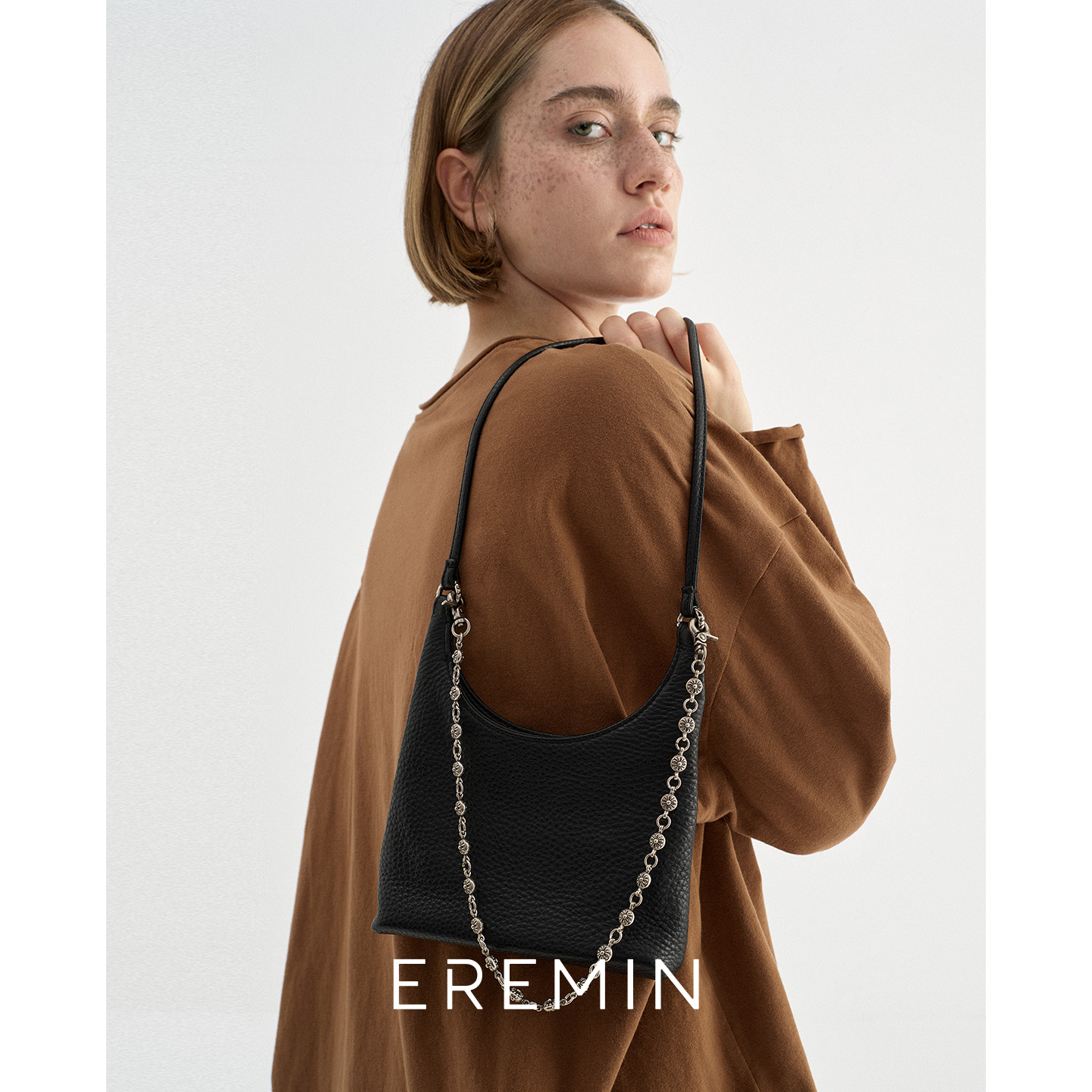 Mincollection 荔枝纹头层牛皮链条月牙腋下单肩包