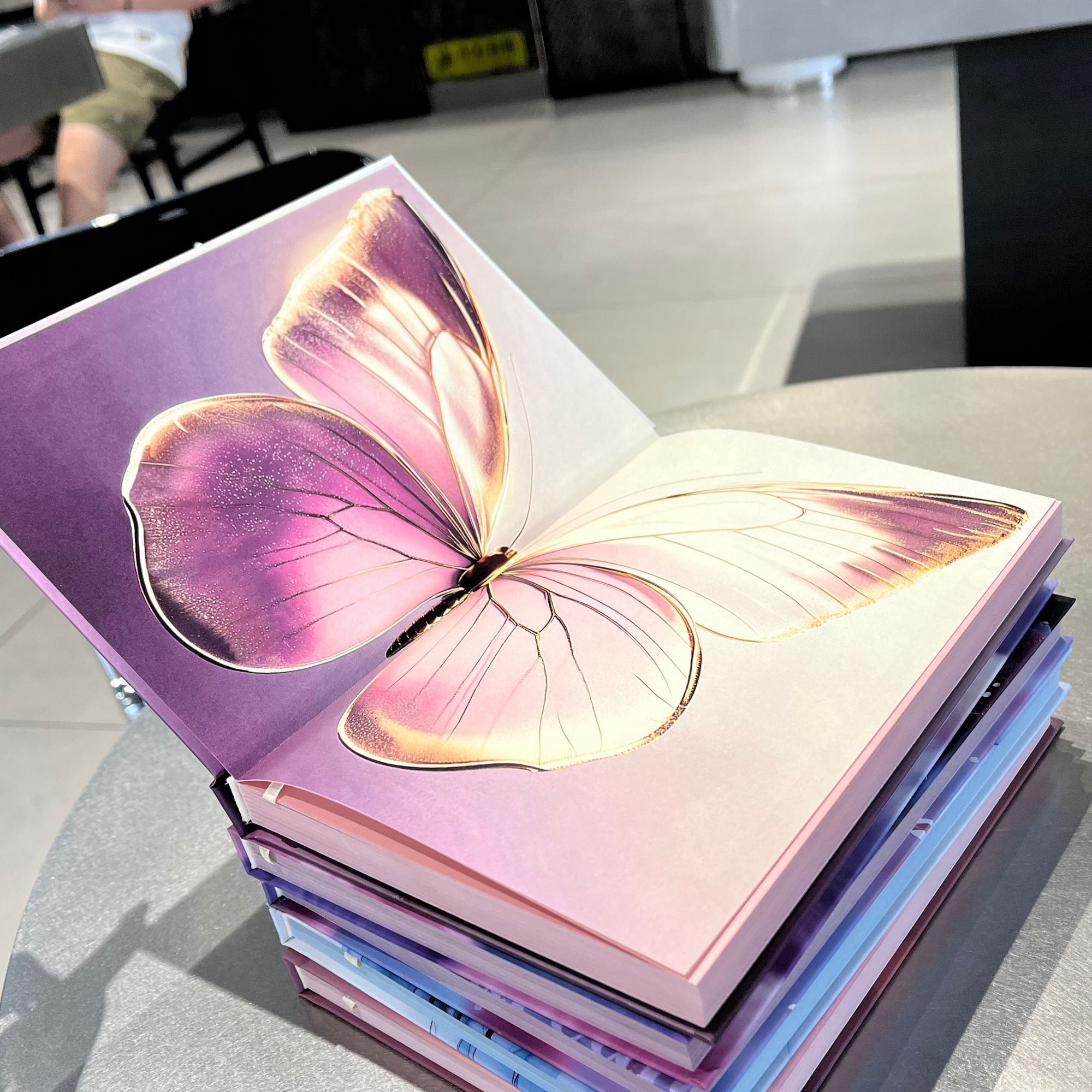 艺术风灵蝶彩边复古ins风A5精装硬壳鎏金横线本