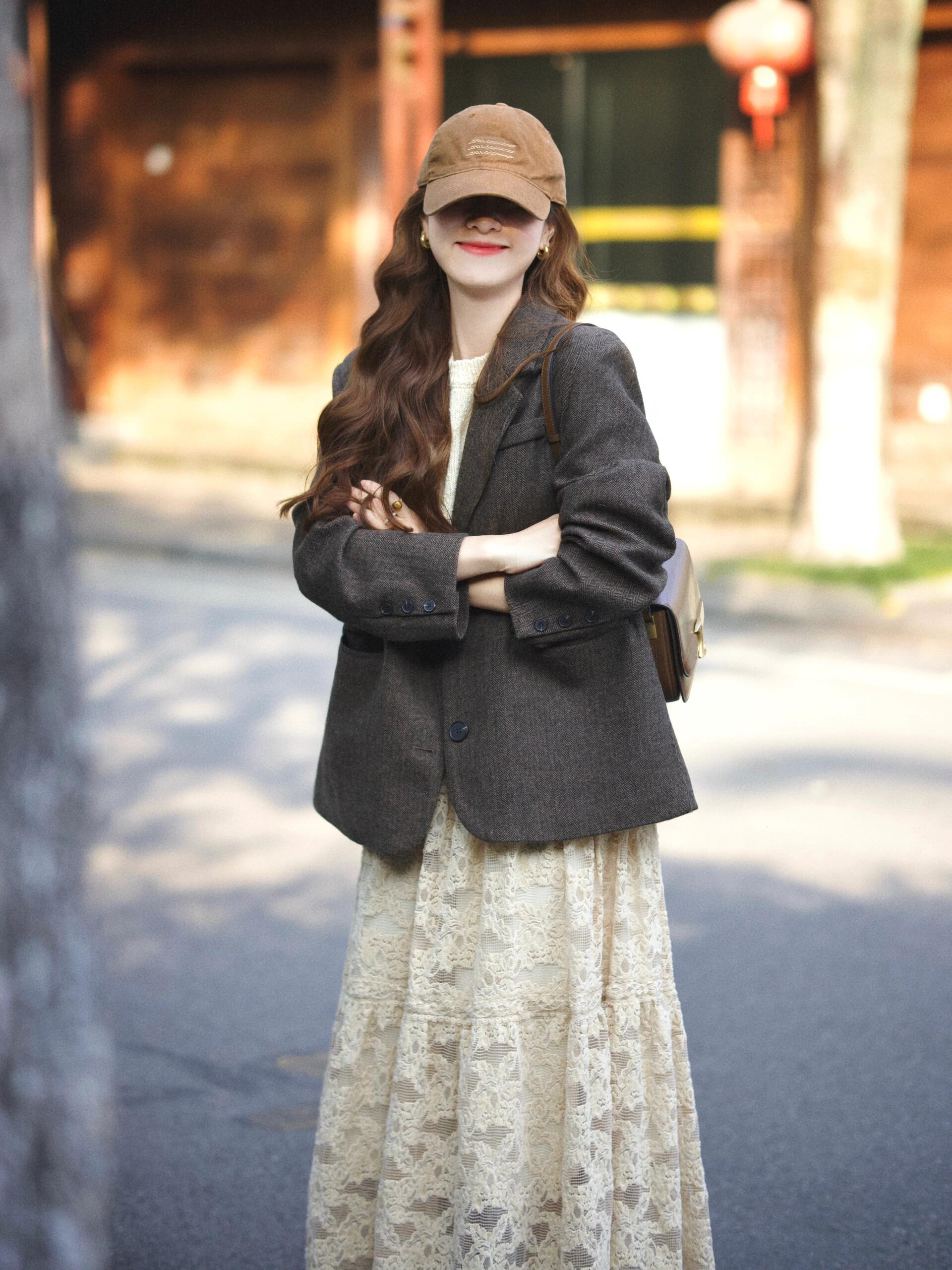 2025秋季新款韩系高级感西装外套女针织上衣搭配蕾丝半身裙三件套