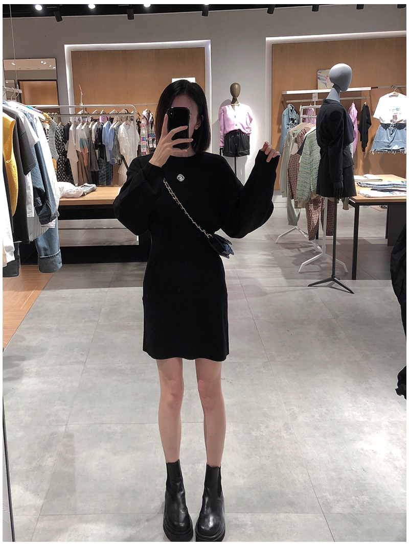 黑色卫衣连衣裙2025年新款女秋装小个子复古收腰显瘦赫本风小黑裙