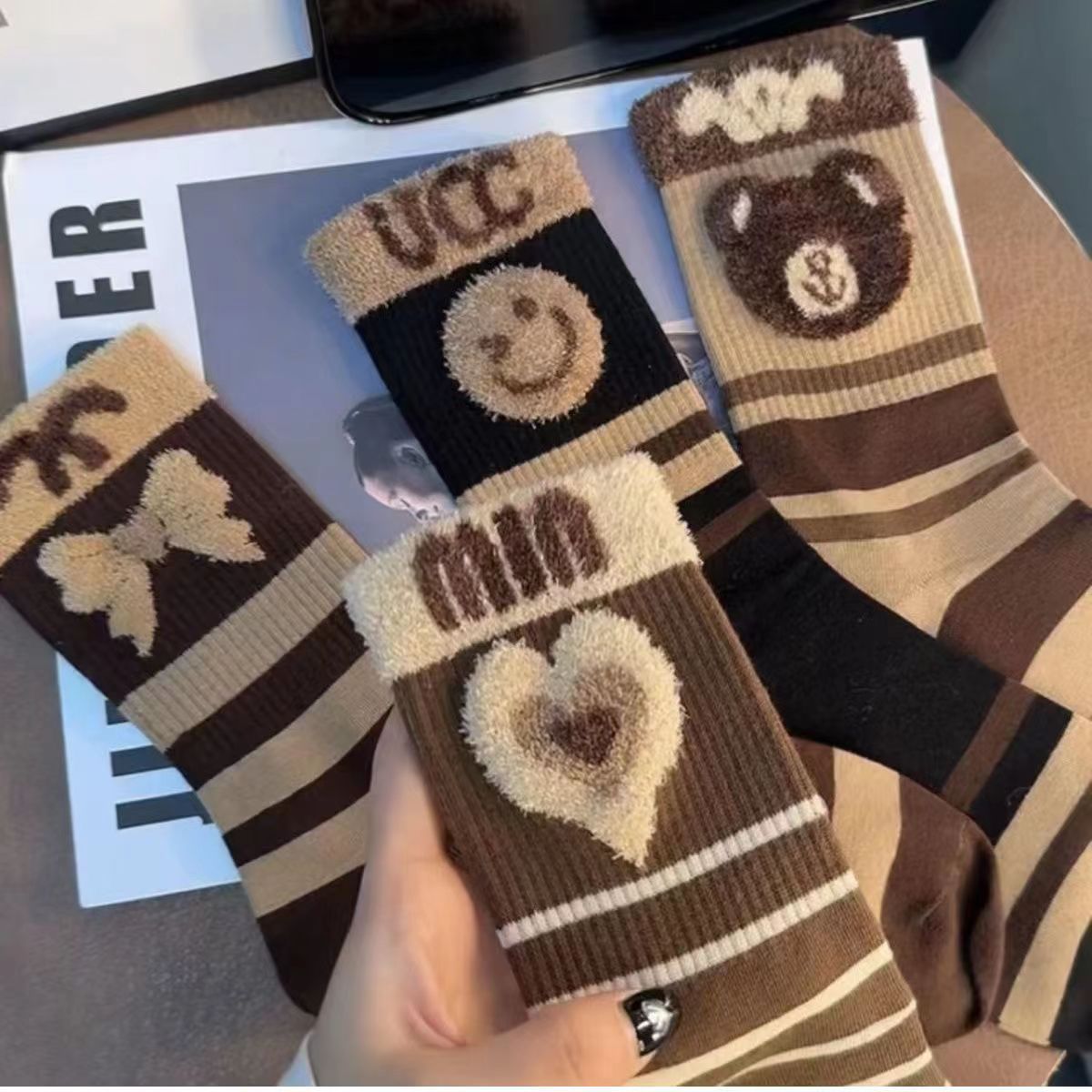 秋冬袜子女配鲨鱼裤长袜珊瑚绒羽毛纱毛茸茸美拉德字母熊头蝴蝶结